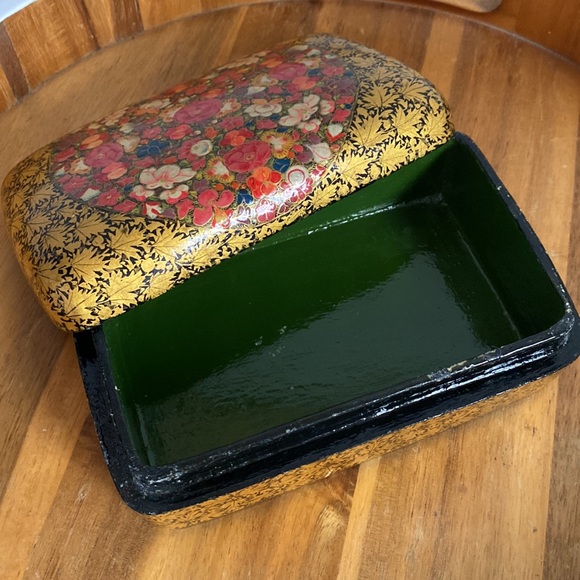 Jewelry Box from Kashmir Art Paper hand painted and handmade Flower art - Picture 3 of 7